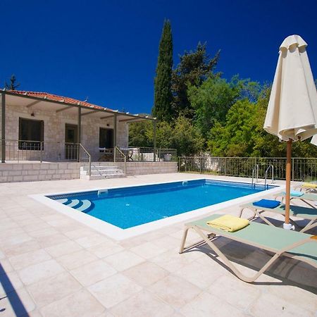 Forest Villas Kefalonia Logarata エクステリア 写真