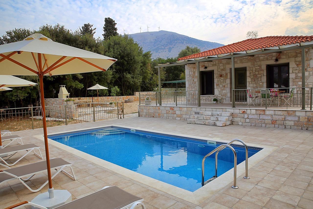 Forest Villas Kefalonia Logarata エクステリア 写真