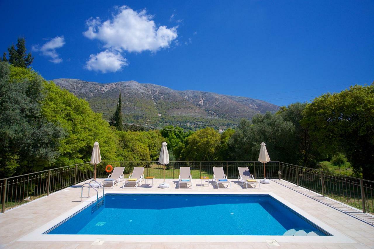 Forest Villas Kefalonia Logarata エクステリア 写真